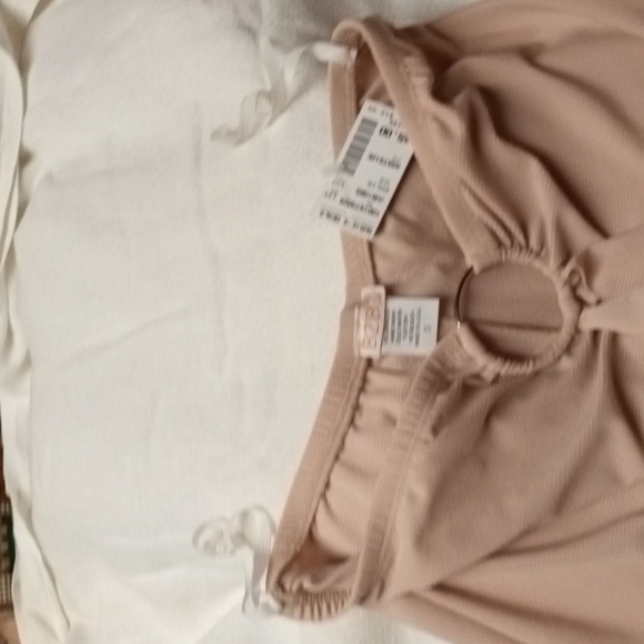 Top - Picture 2 of 3